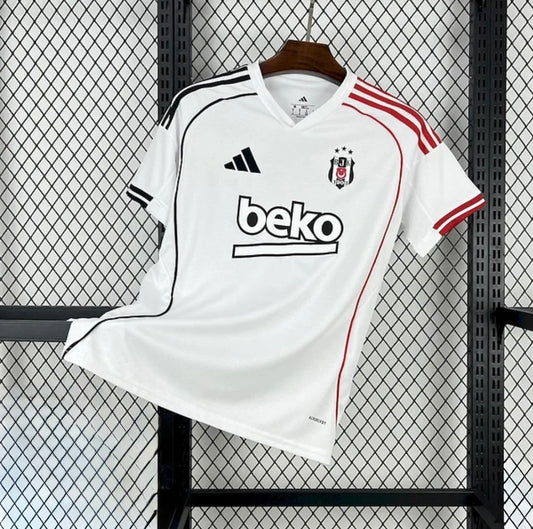 Besiktas 2025/26 Extérieur