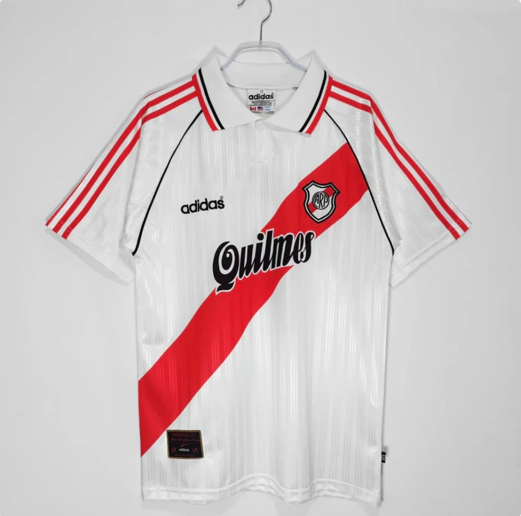 River Plate 1995/96
Domicile