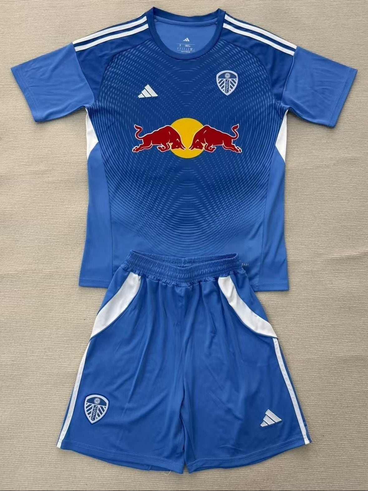 Leeds United Goalkeeper Kit 2025/26