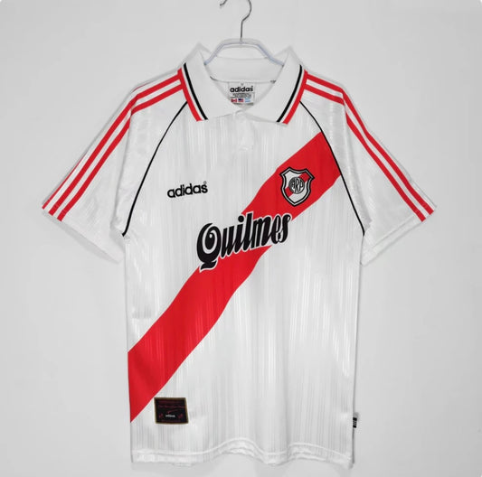 River Plate 1995/96
Domicile