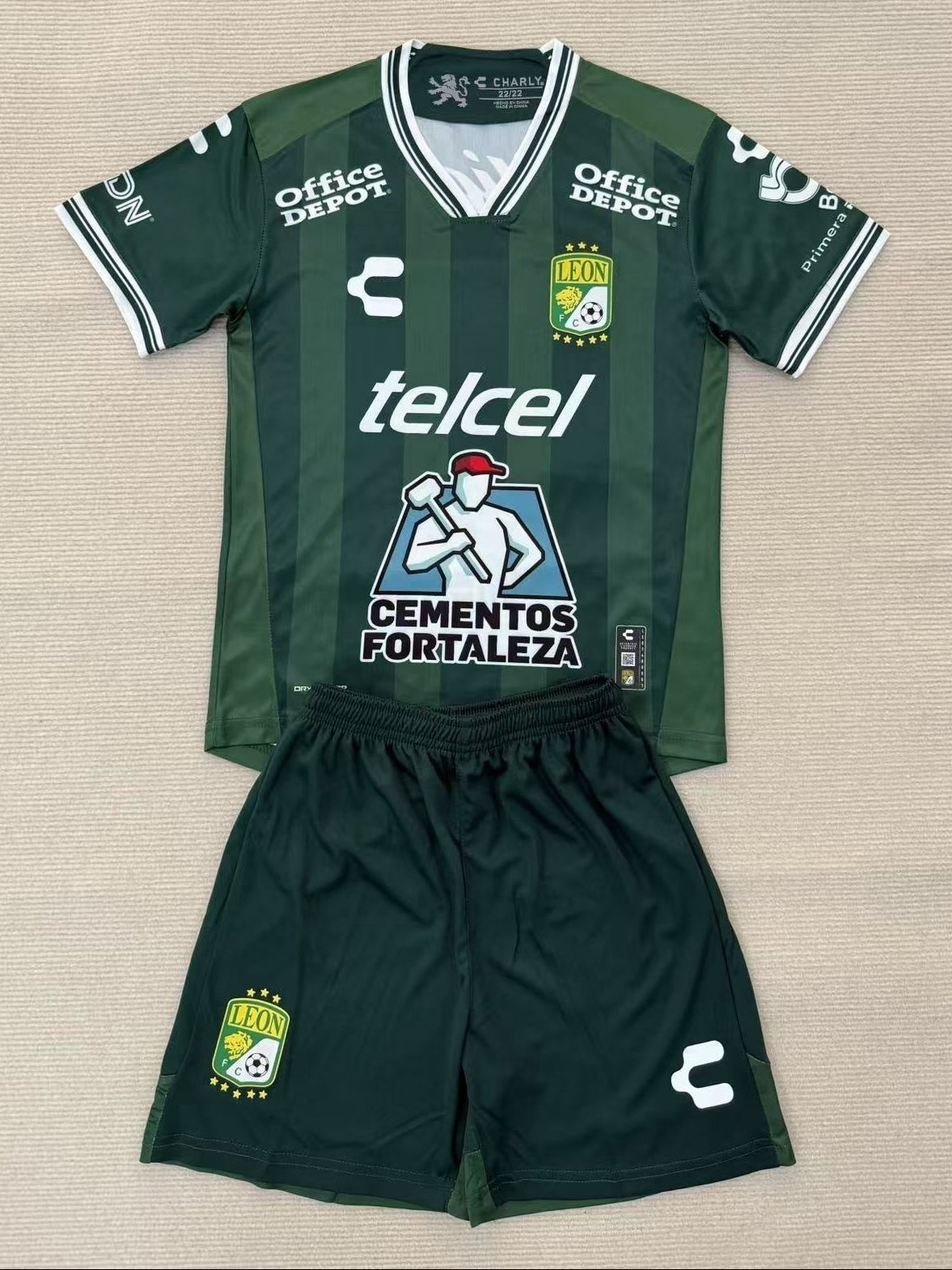 Ensemble Leon FC 2025/26 Domicile