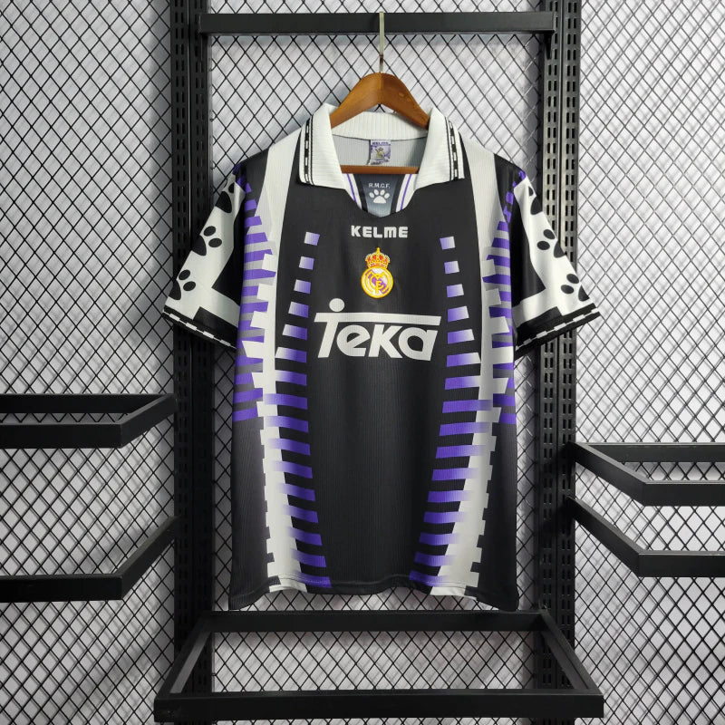 Real Madrid 1997/98
Extérieur