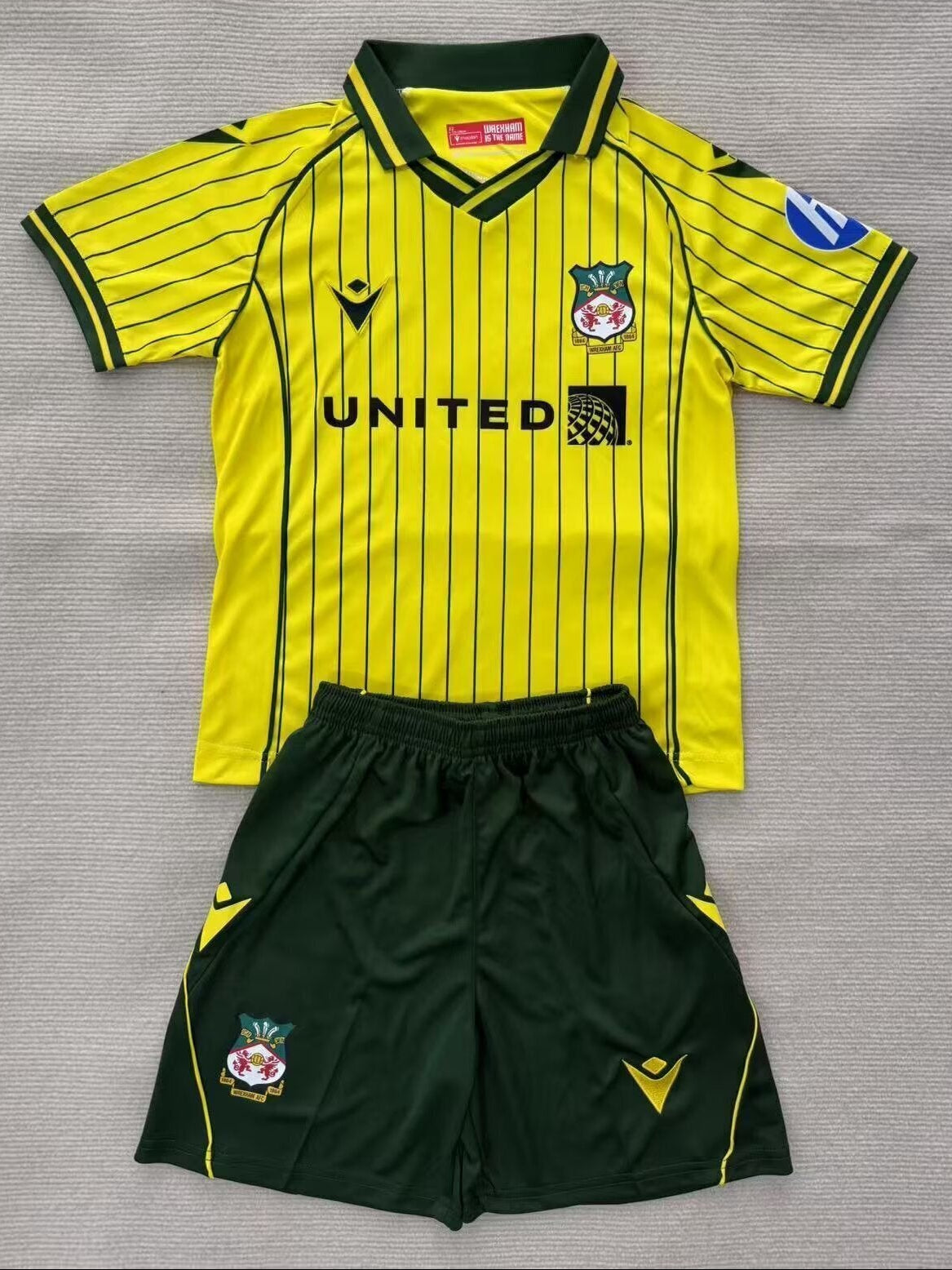 Ensemble Wrexham AFC 2025/26 Extérieur