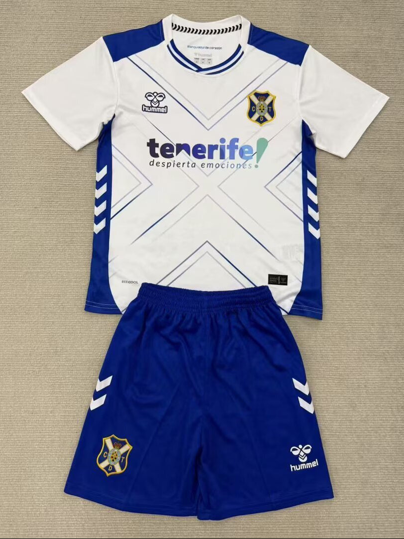 Ensemble CD Tenerife 2025/26 Domicile
